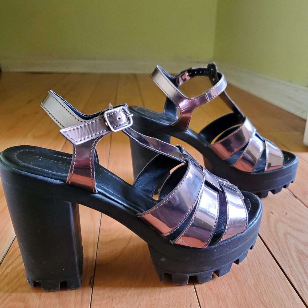 Sandal